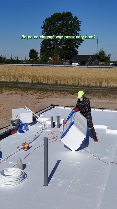Styropian EPS 100 w dwóch warstwach z instalacją wodną w środku
